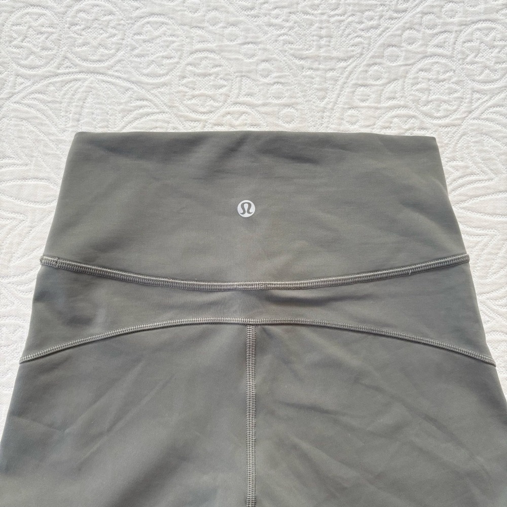 Lululemon In Movement Everlux Crop Leggings (20" Inseam) - Picture 5 of 7
